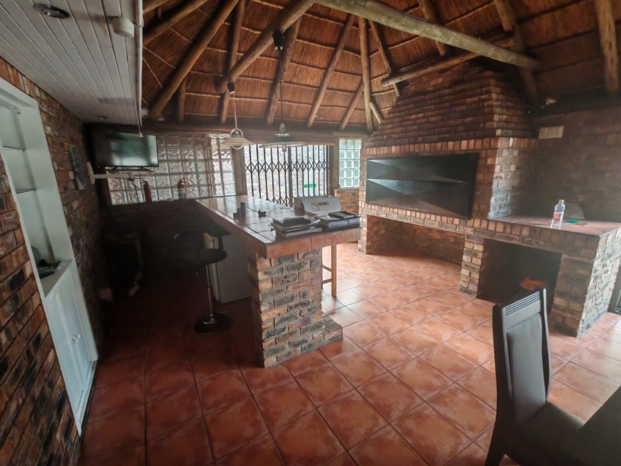 To Let 1 Bedroom Property for Rent in Summerstrand Eastern Cape